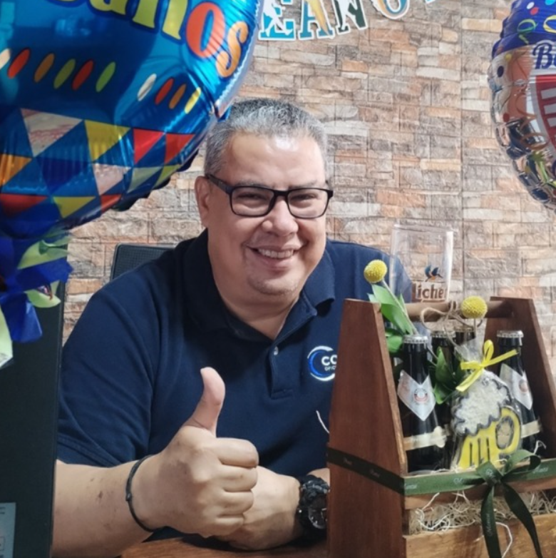 Manuel Granados, Gerente General de Comtel El Salvador